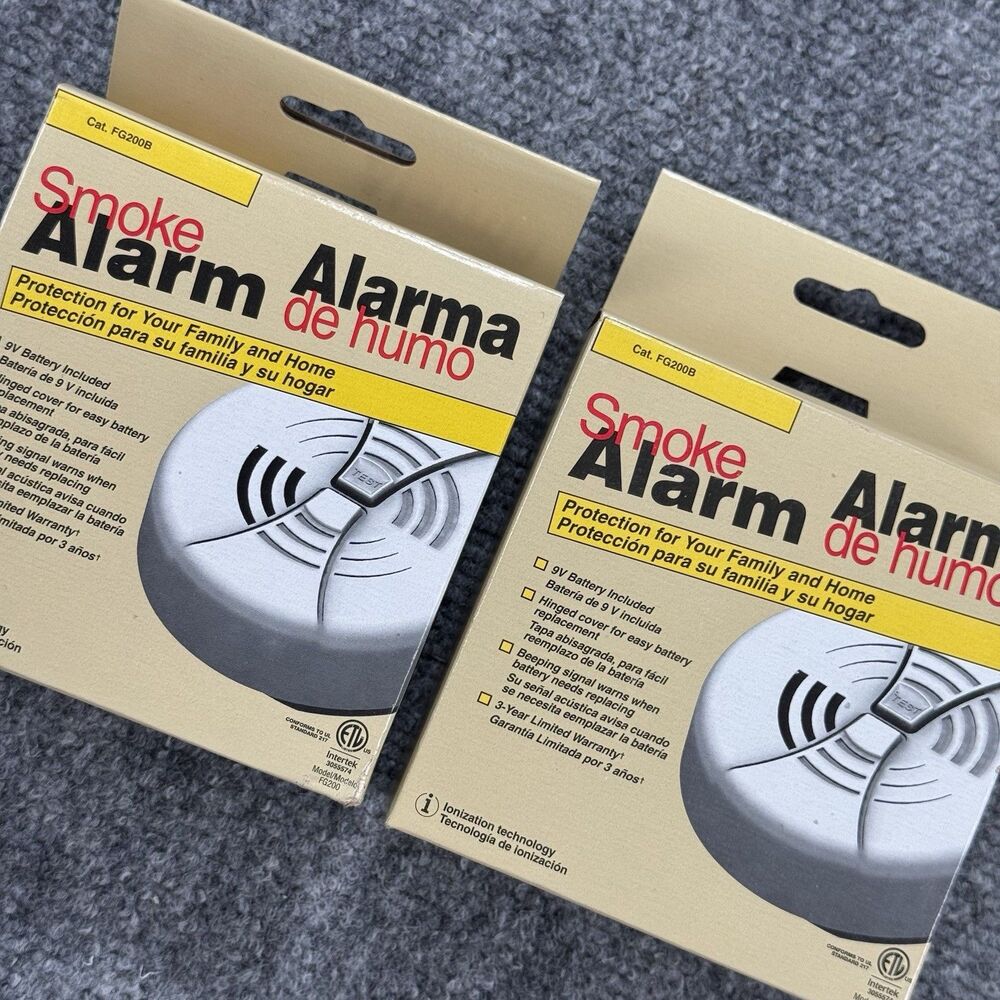 Lot of 2 BRK Family Gard Smoke Alarm FG200B Ionization Includes 9V Battery New
